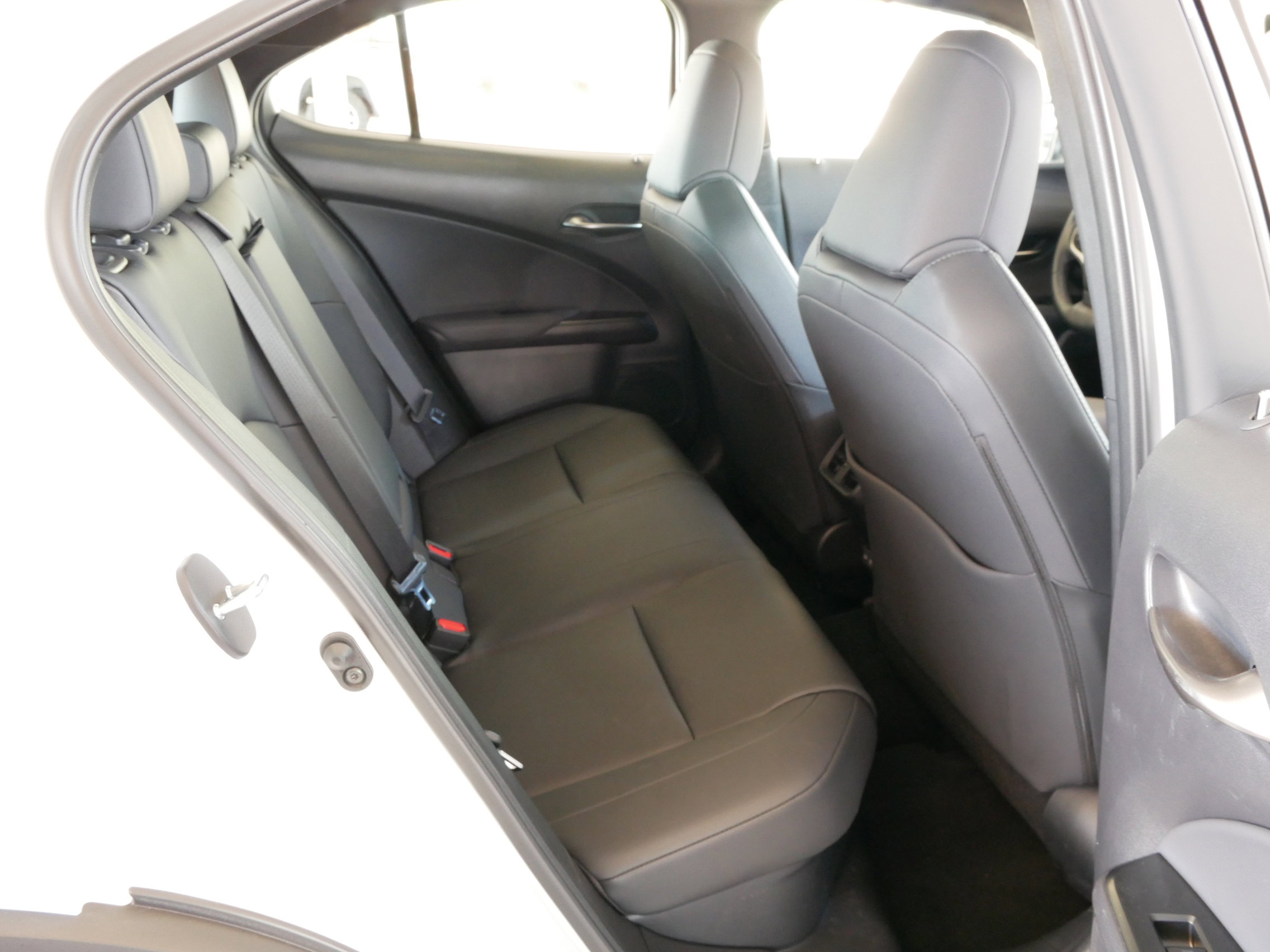 Certified 2025 Lexus UX 300h FWD image 16