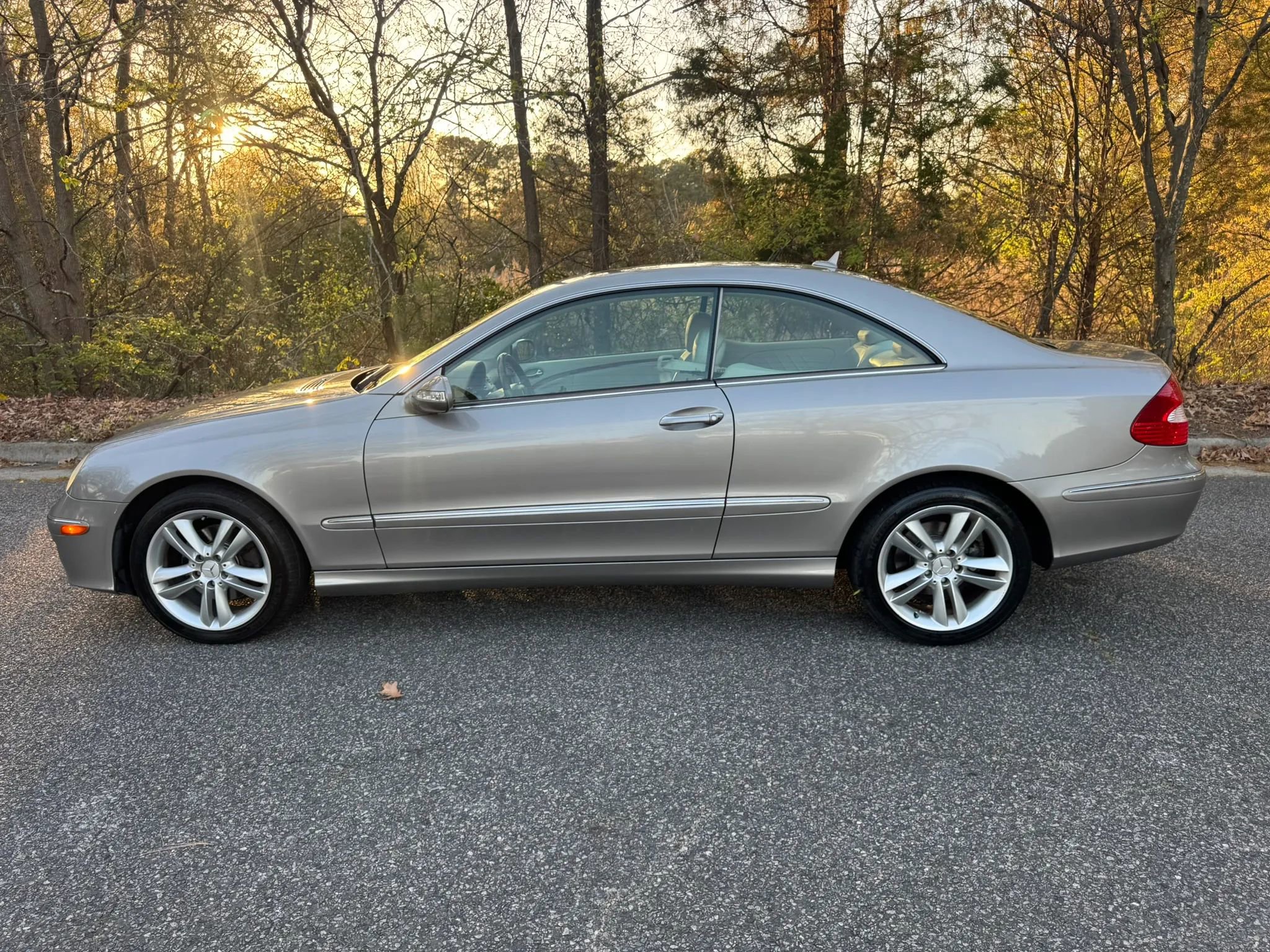 Used 2007 Mercedes-Benz CLK 350 Coupe image 2