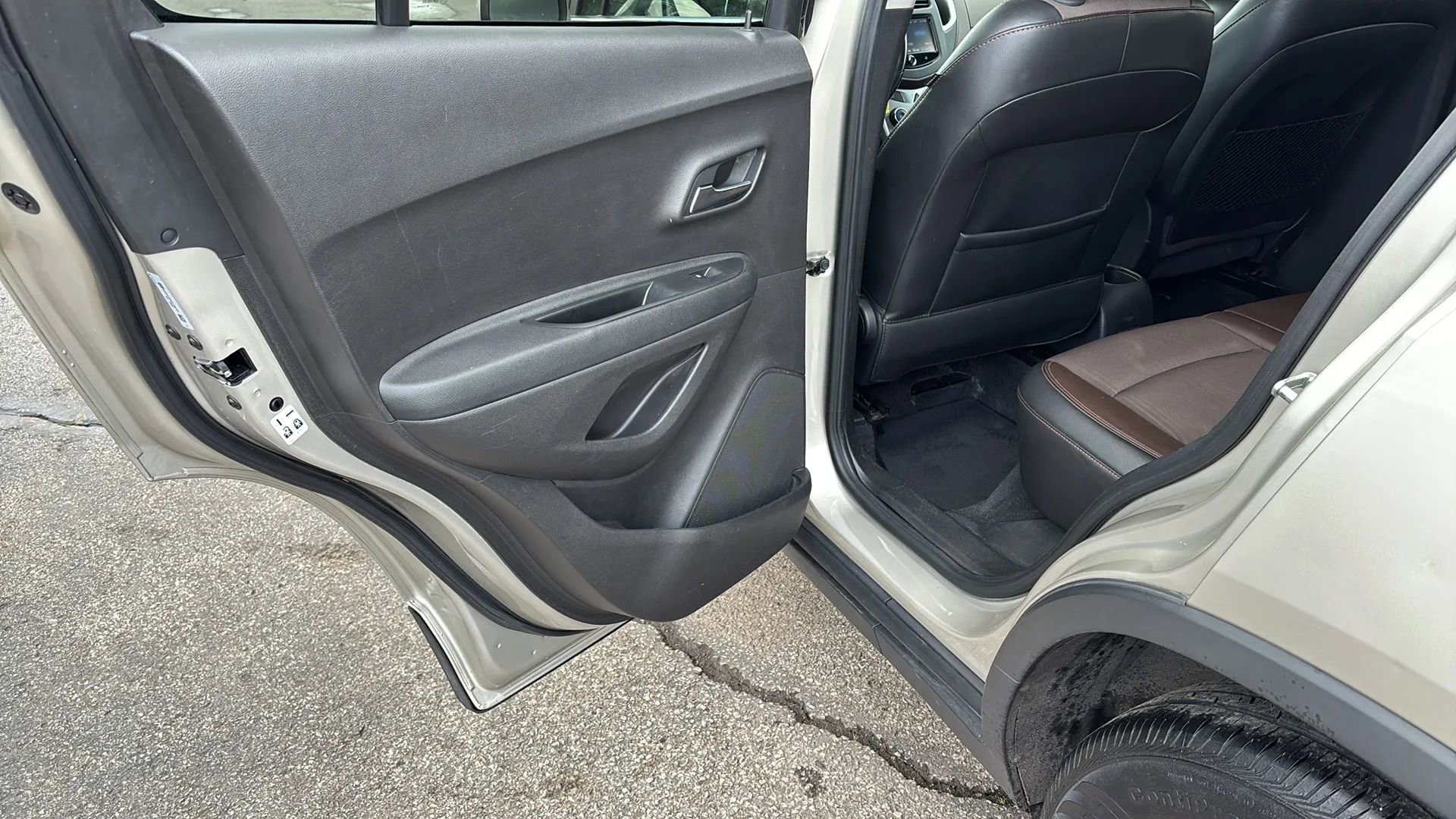Used 2016 Chevrolet Trax LT w/ LT Convenience Package FWD image 11