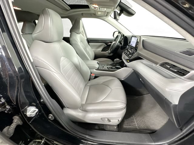 Used 2023 Toyota Highlander XLE AWD/4WD image 28
