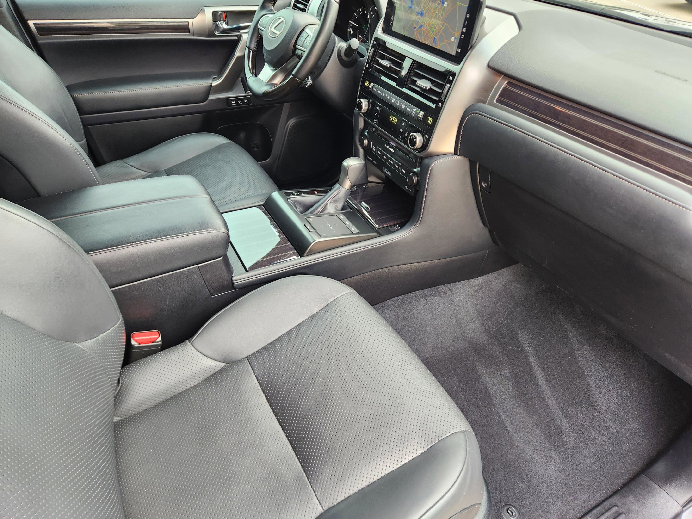 Used 2022 Lexus GX 460 Luxury w/ Sport Design Package AWD/4WD image 7