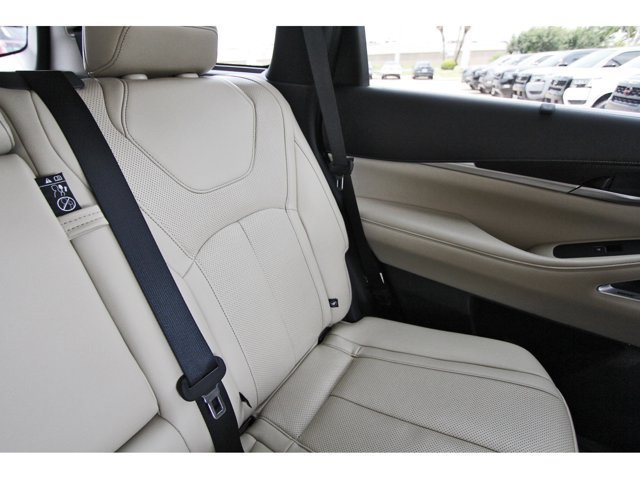 Used 2022 INFINITI QX60 Sensory w/ Cargo Package FWD image 12