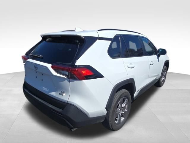 Used 2025 Toyota RAV4 LE image 5