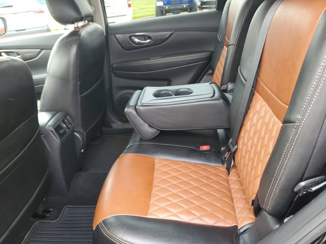 Used 2019 Nissan Rogue SV w/ Premium Package AWD/4WD image 13