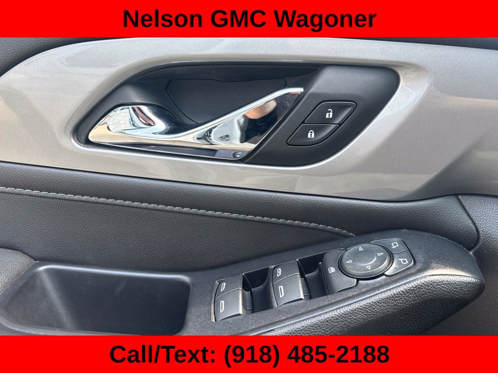 Used 2022 Chevrolet Traverse LT FWD image 12