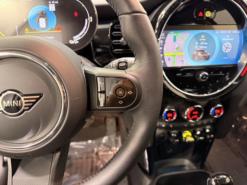 Certified 2024 MINI Cooper SE image 14