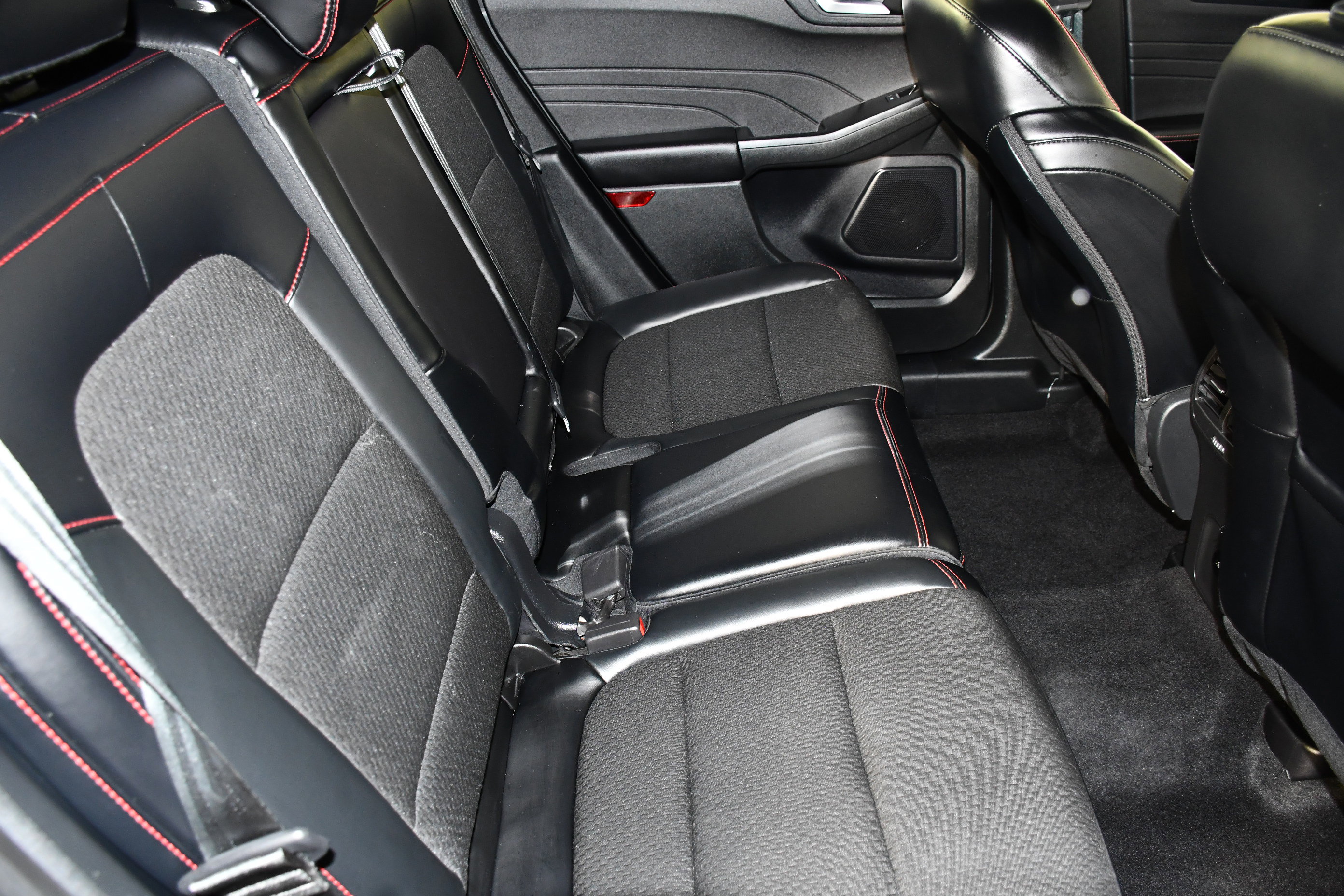 Used 2025 Ford Escape ST-Line image 43