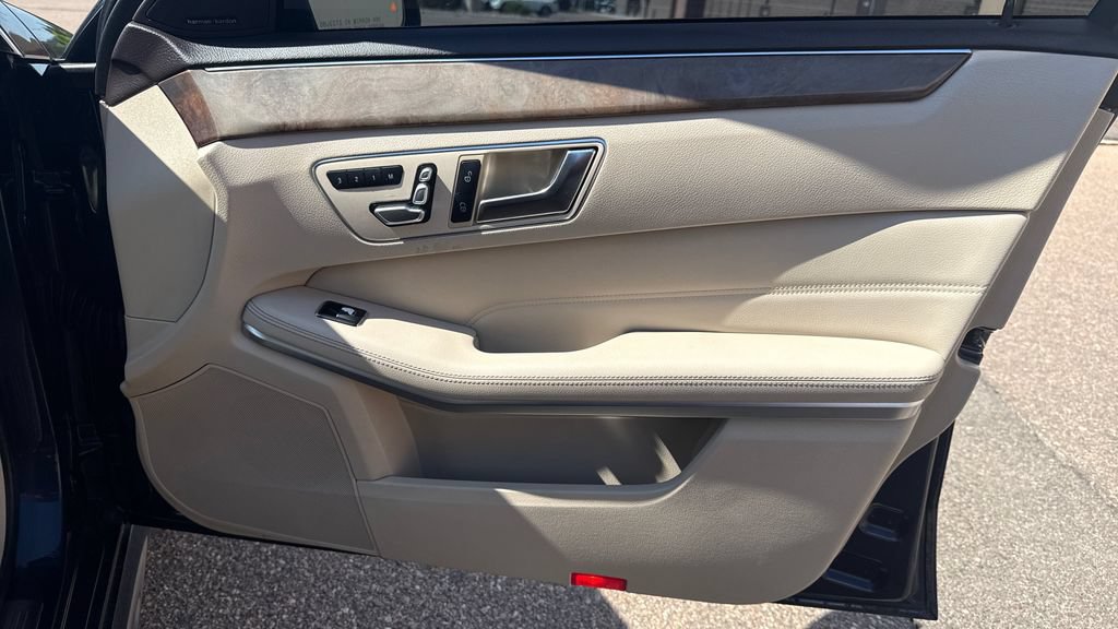 Used 2014 Mercedes-Benz E 350 Sedan image 28