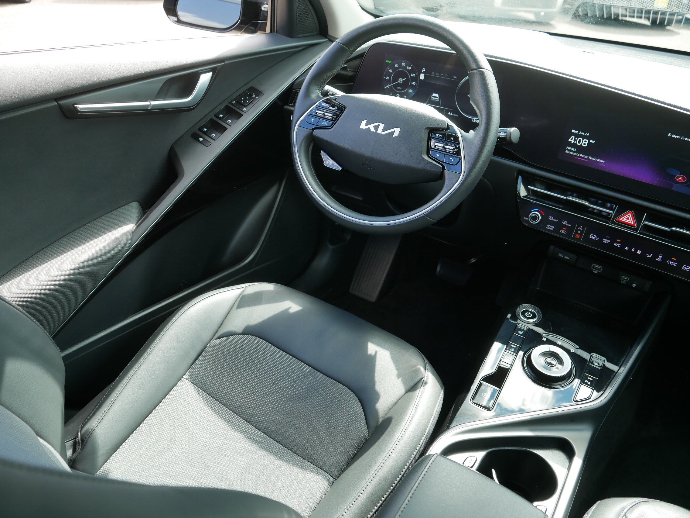 Used 2024 Kia Niro Wind w/ Wind Preserve Package FWD image 9