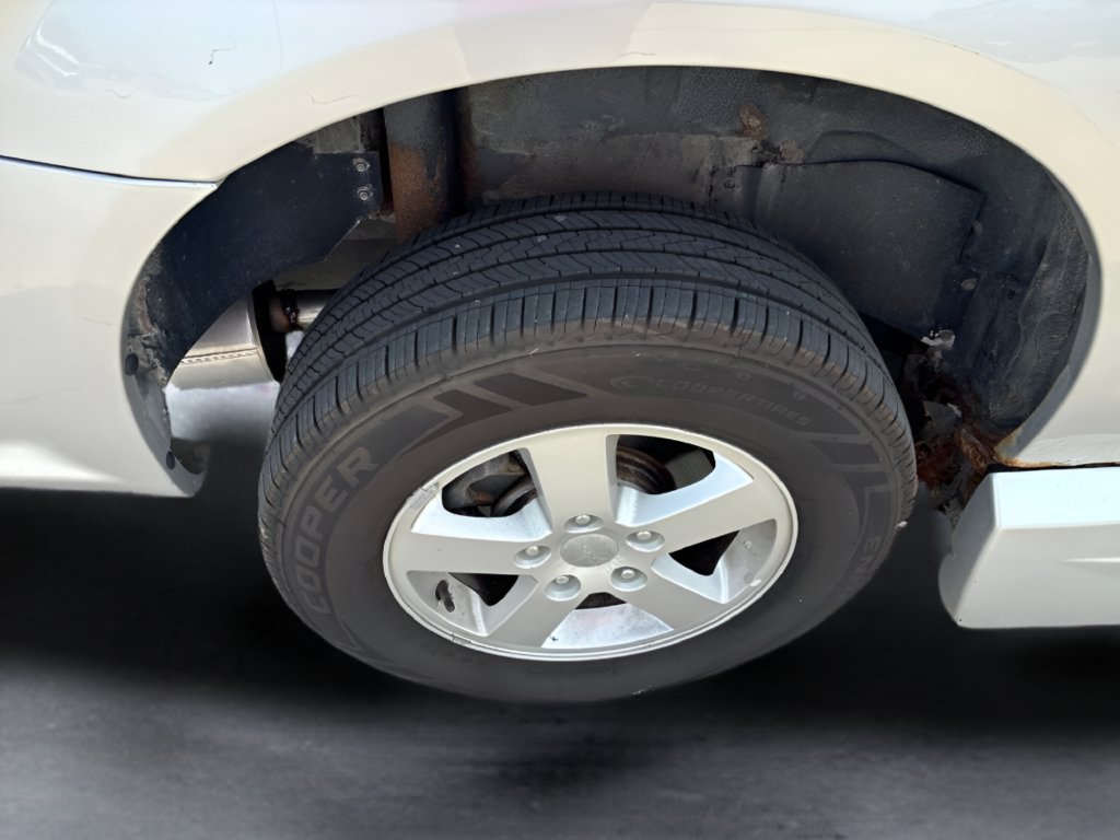 Used 2012 Dodge Grand Caravan SXT FWD image 30