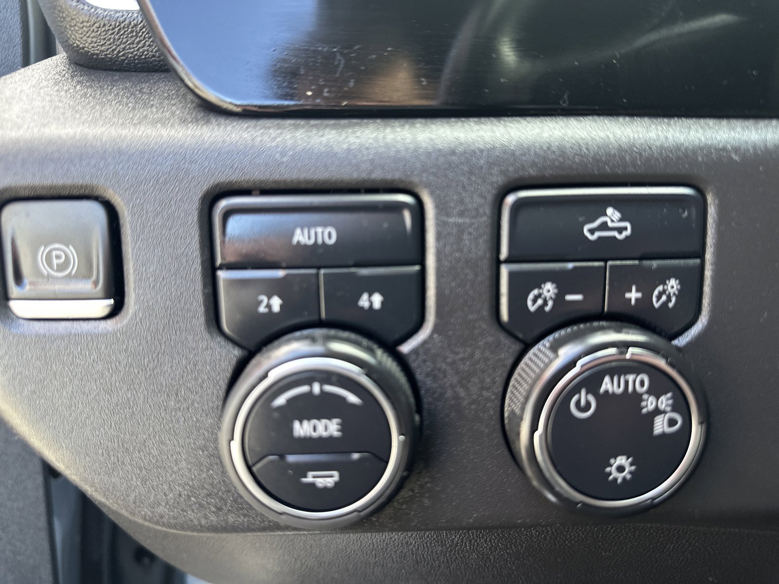 Used 2023 Chevrolet Silverado 1500 LT image 10