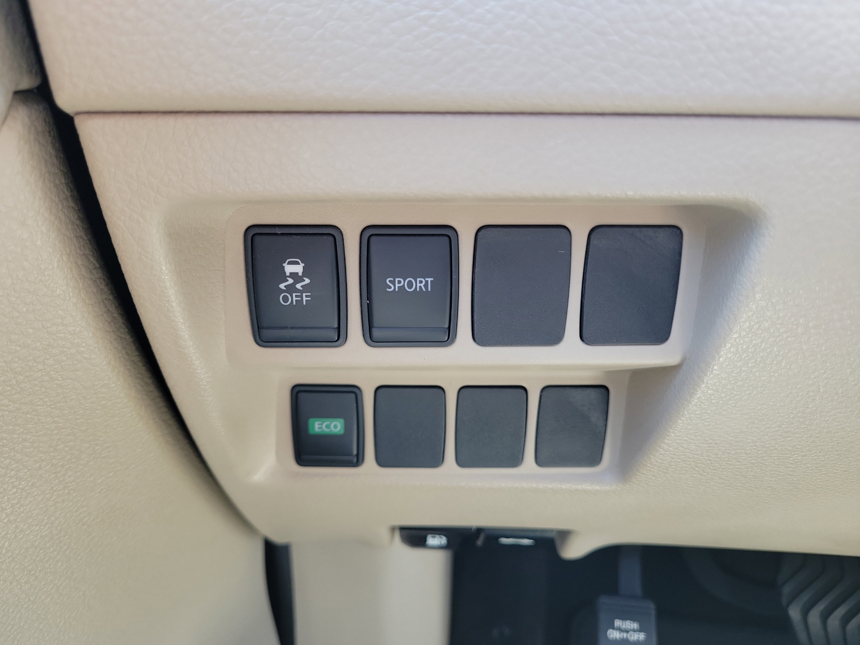 Used 2016 Nissan Rogue SV FWD image 25