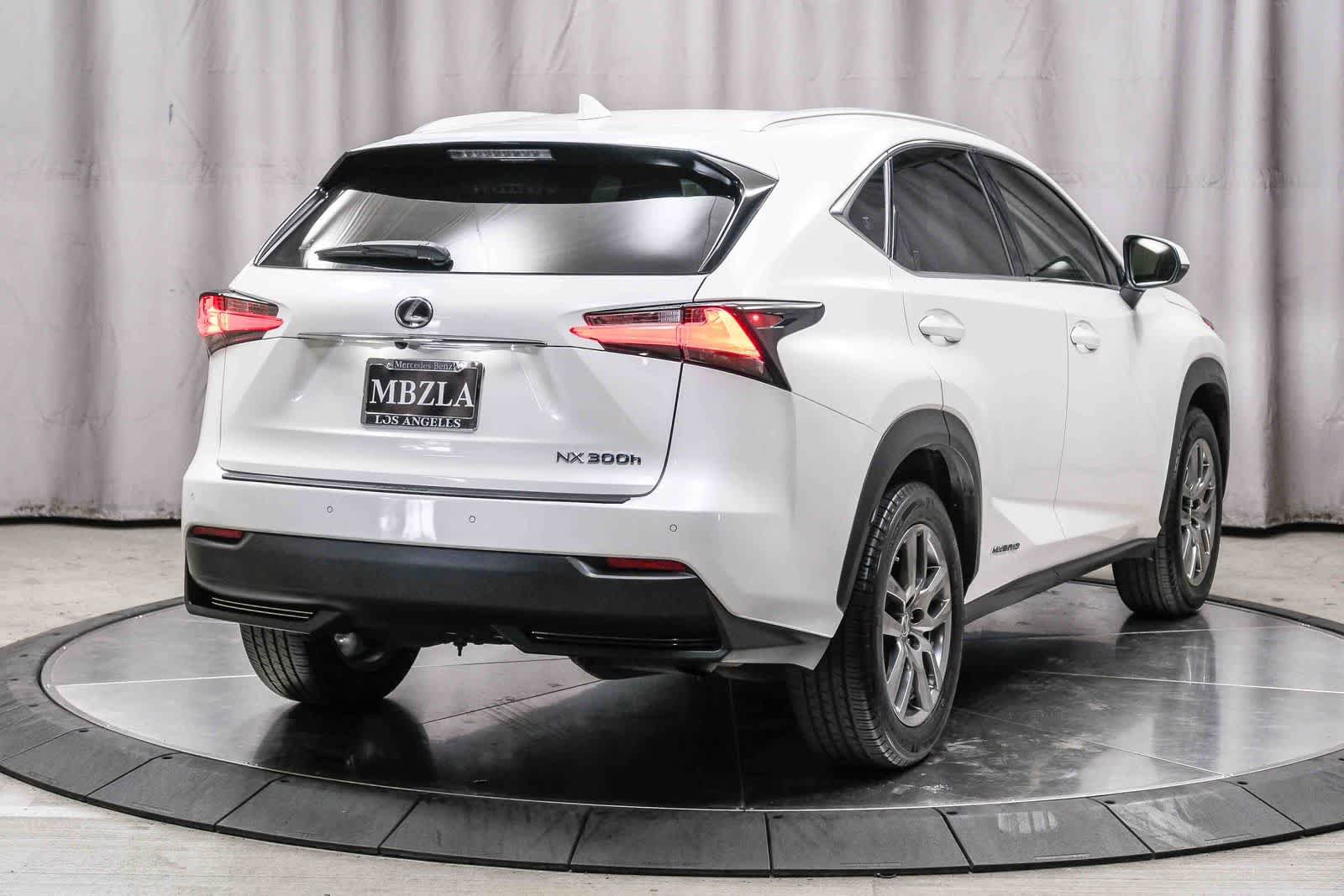 Used 2016 Lexus NX 300h AWD w/ Premium Package image 4