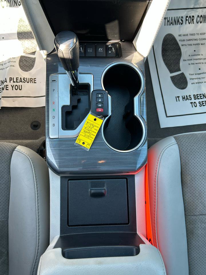 Used 2014 Toyota Camry XLE image 18