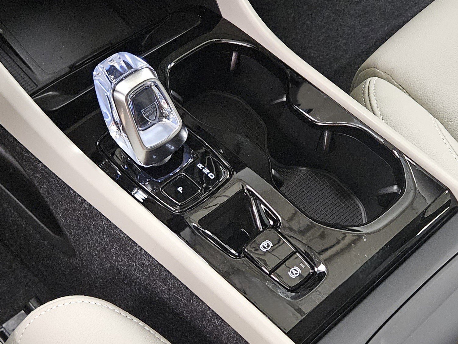 New 2026 Volvo XC40 B5 Ultra w/ Climate Package AWD/4WD image 41