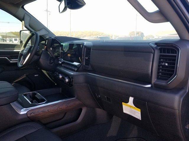 New 2025 GMC Sierra 2500 SLT w/ SLT Premium Package AWD/4WD image 12
