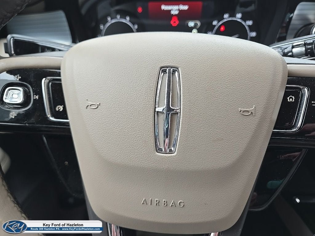 Used 2021 Lincoln Corsair AWD w/ Premium Package image 27