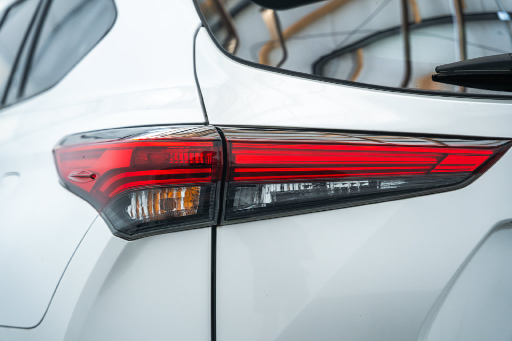 Used 2023 Toyota Highlander XSE AWD/4WD image 8