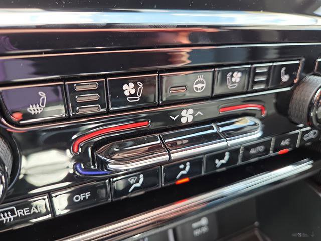 New 2025 Jeep Grand Cherokee Limited w/ Luxury Tech Group II image 8