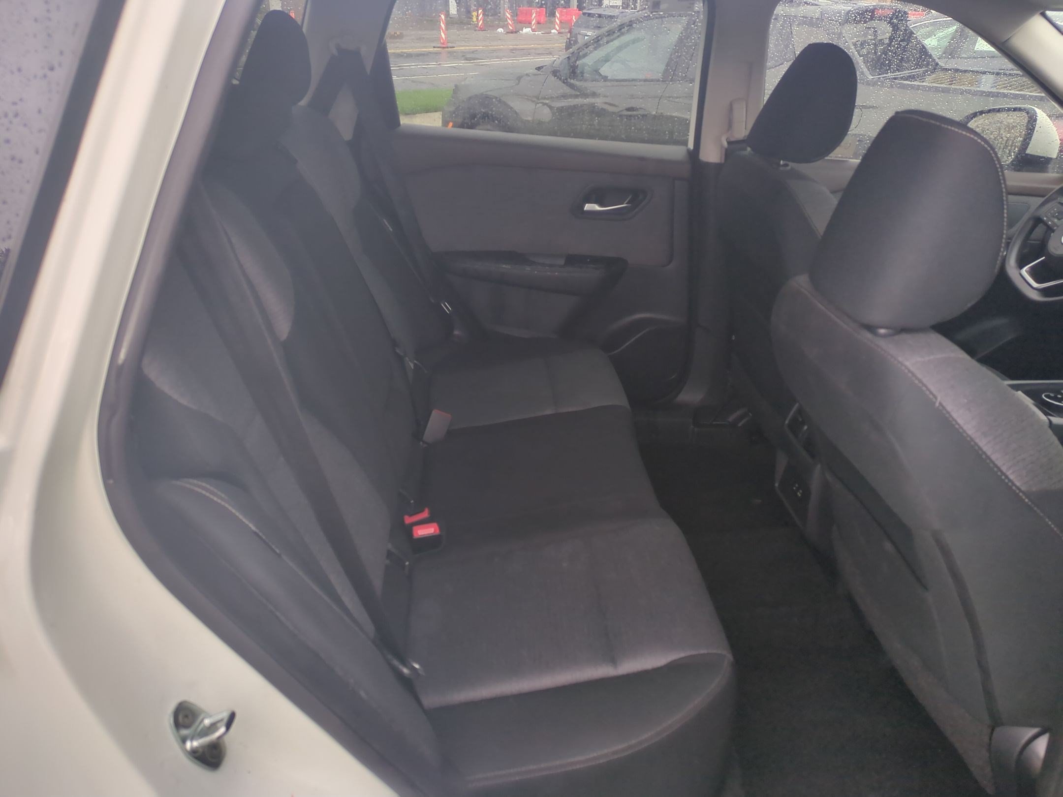 Used 2022 Nissan Rogue SV AWD/4WD image 30