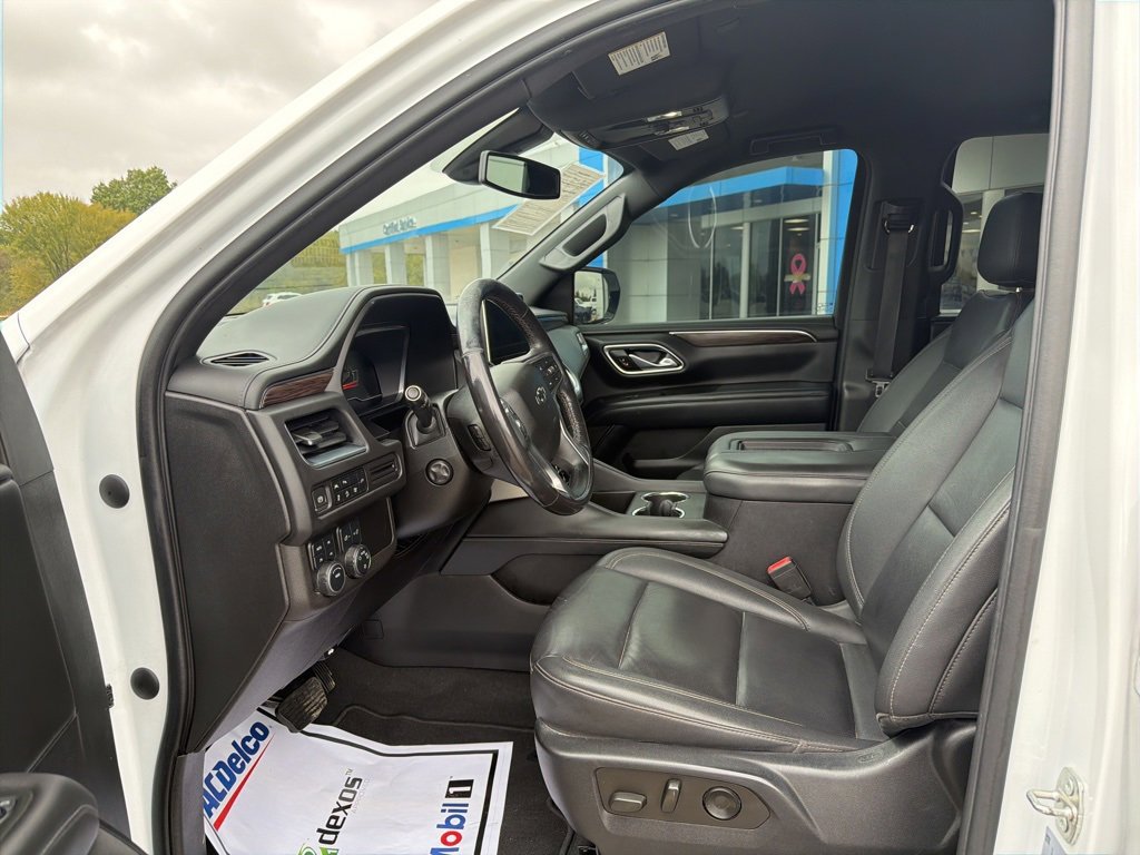 Used 2022 Chevrolet Tahoe Z71 w/ Luxury Package image 16