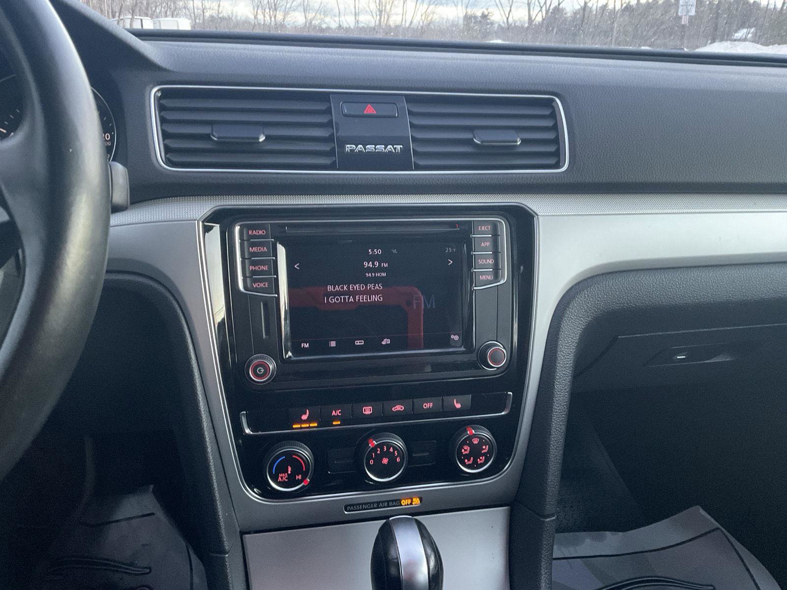 Used 2019 Volkswagen Passat 2.0T Wolfsburg w/ Wheels & Sunroof Package image 15