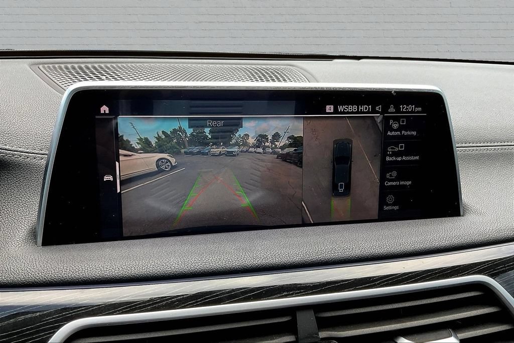 Used 2020 BMW 745e xDrive AWD/4WD image 14