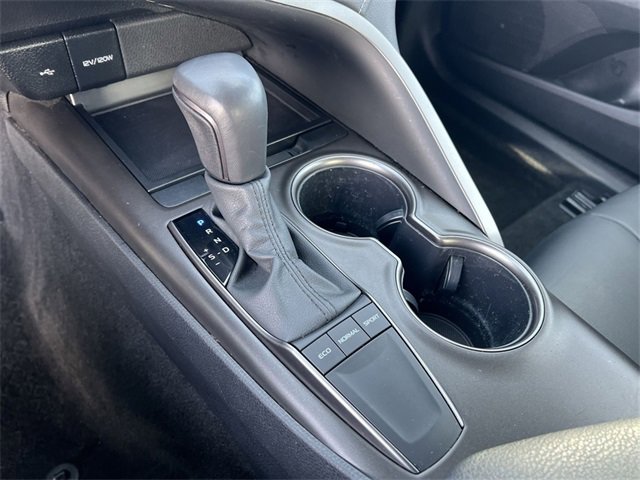 Used 2024 Toyota Camry SE w/ Convenience Package image 19