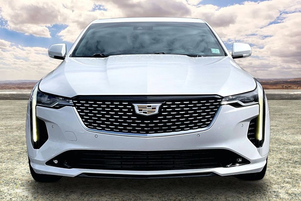 Used 2021 Cadillac CT4 Premium Luxury RWD image 2