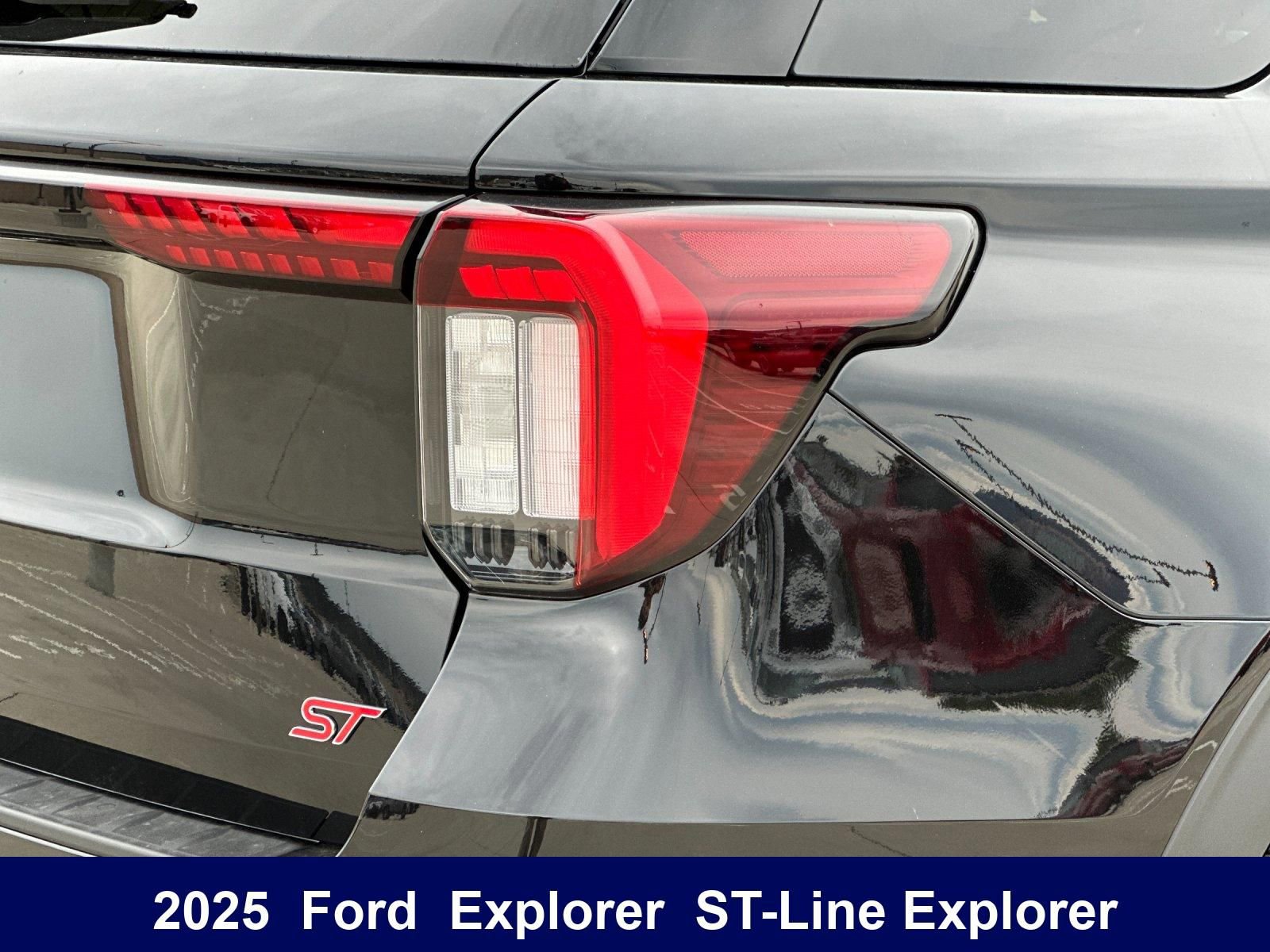 New 2025 Ford Explorer ST-Line w/ Premium Package RWD image 36