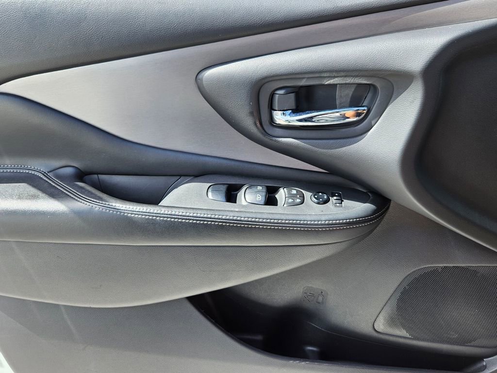 Used 2023 Nissan Murano SV image 34