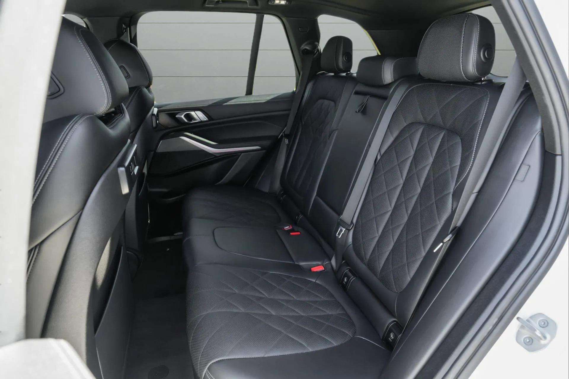 Used 2023 BMW X5 sDrive40i w/ Premium Package image 30