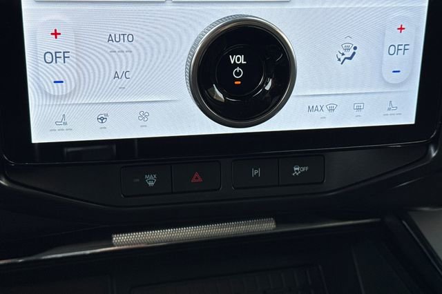 Used 2024 Ford F150 Lightning Flash image 24