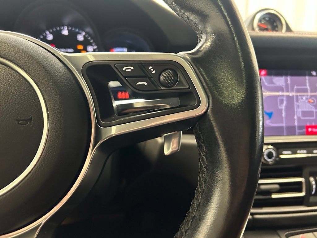Certified 2021 Porsche Macan AWD/4WD image 13