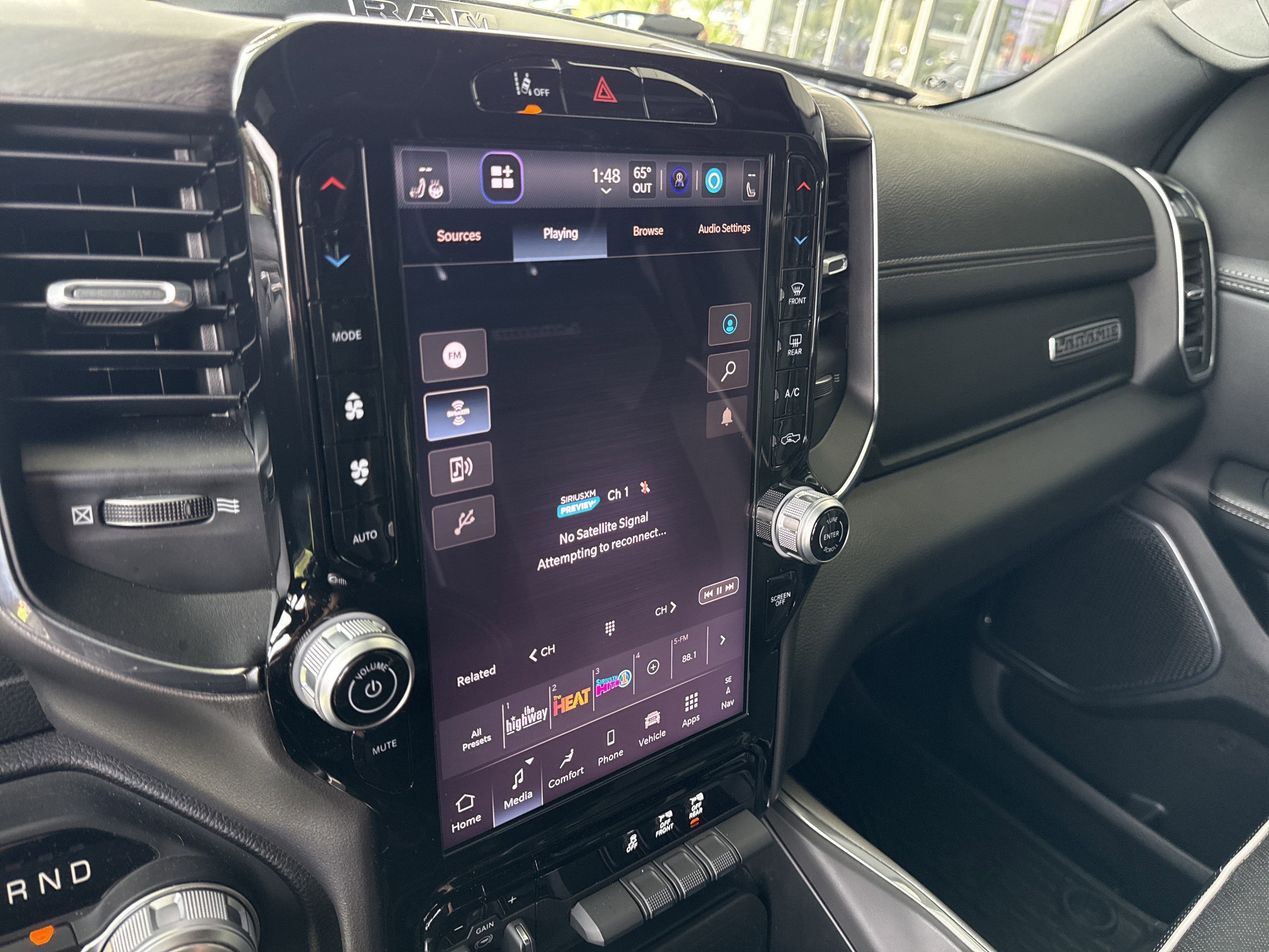 Used 2025 RAM 1500 Laramie w/ Sport Appearance Package AWD/4WD image 22