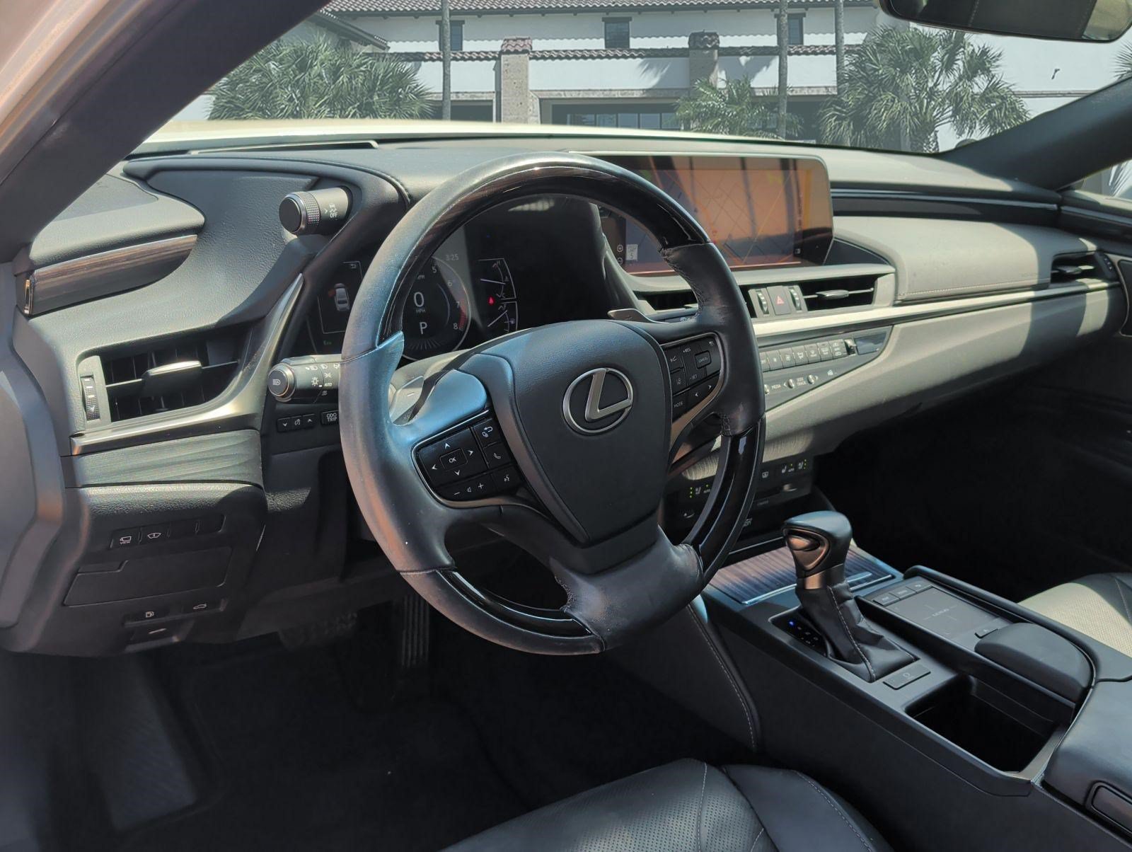 Certified 2020 Lexus ES 350 Ultra Luxury w/ Accessory Package 2 FWD image 12