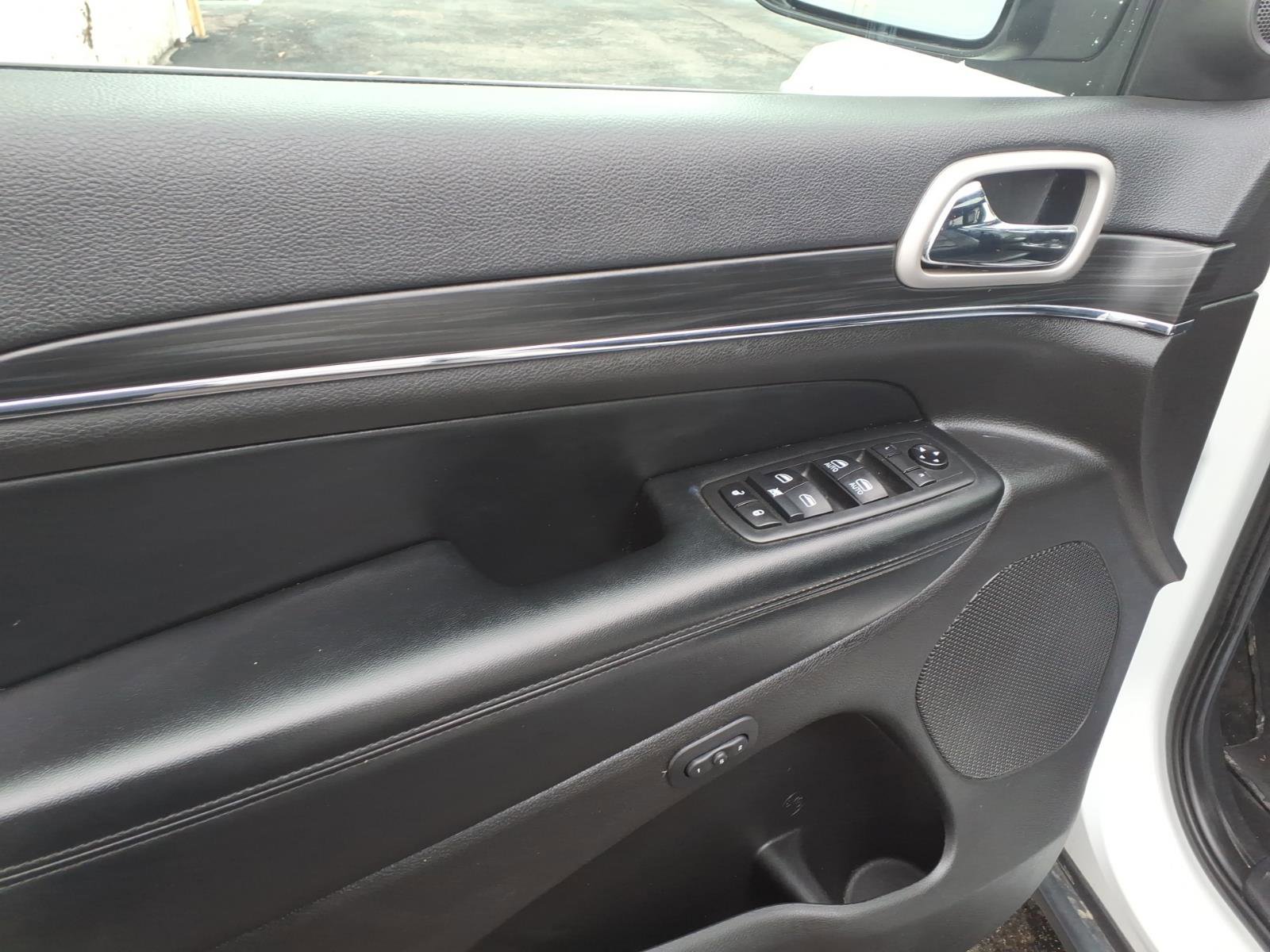 Used 2020 Jeep Grand Cherokee Limited image 12