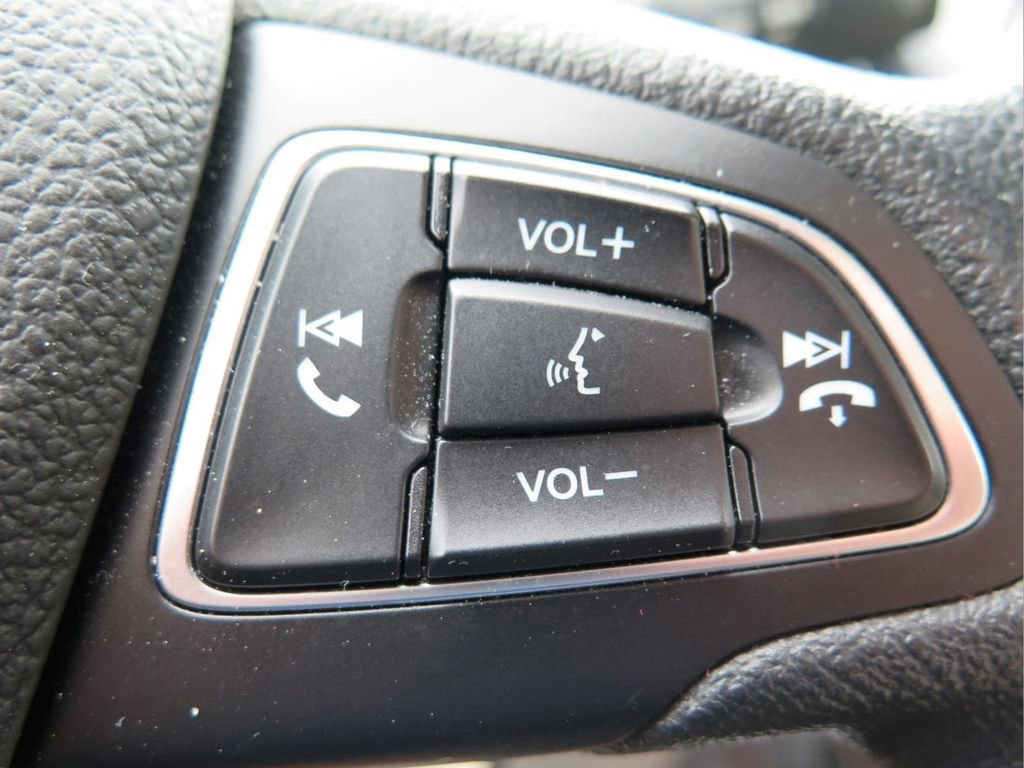 Used 2018 Ford Escape SE w/ SE Sync 3 Package FWD image 19