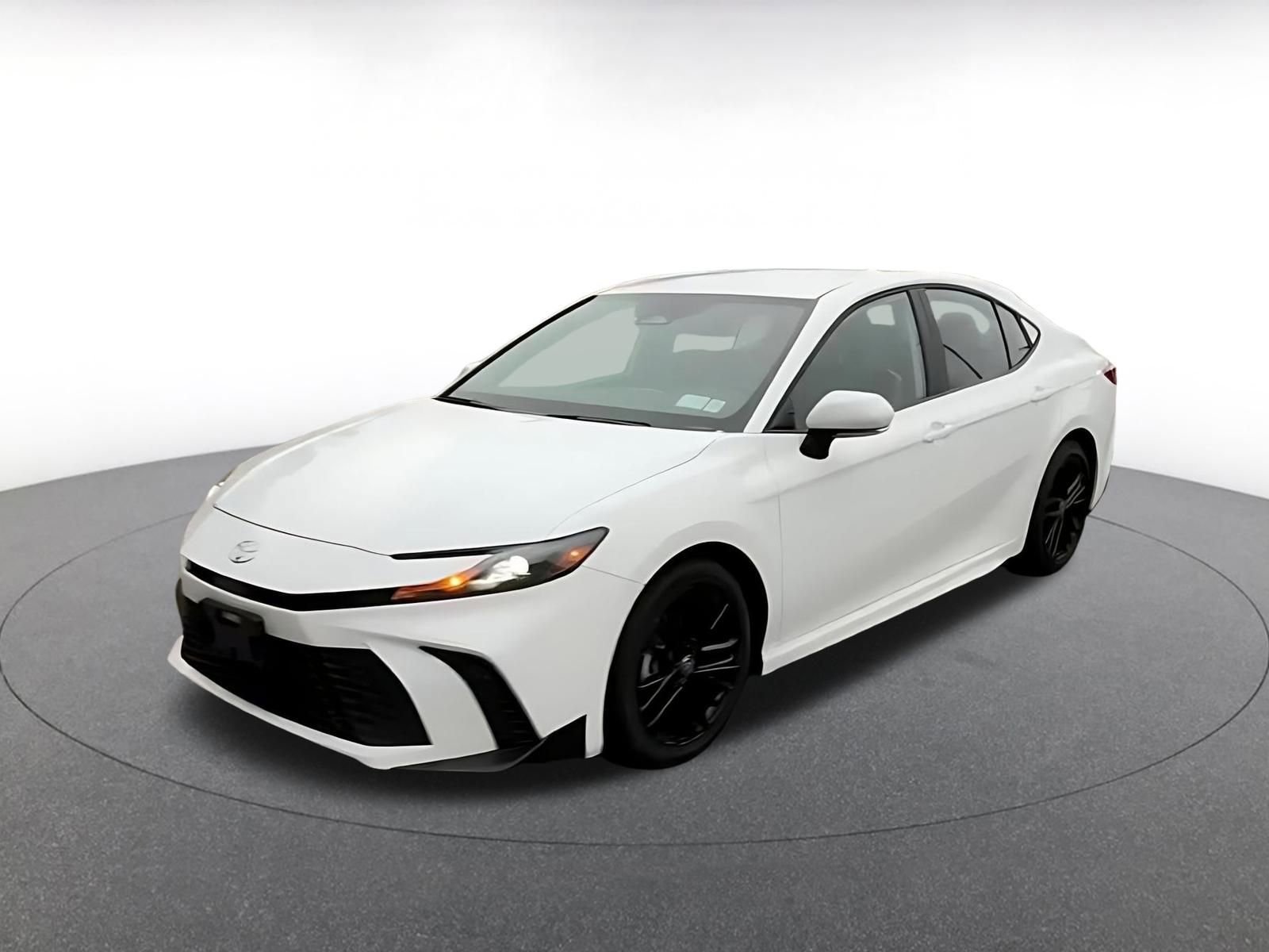 Used 2025 Toyota Camry SE image 7