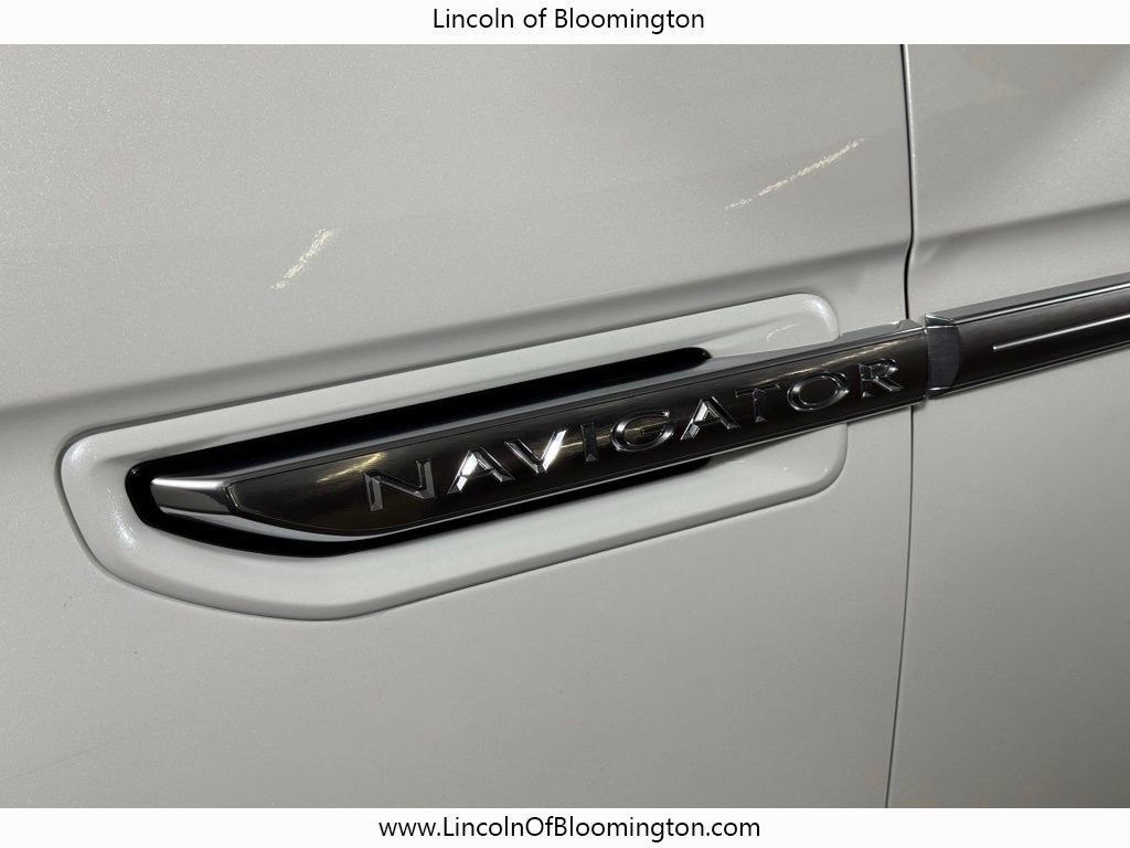 Used 2021 Lincoln Navigator L Reserve w/ Luxury Package image 17