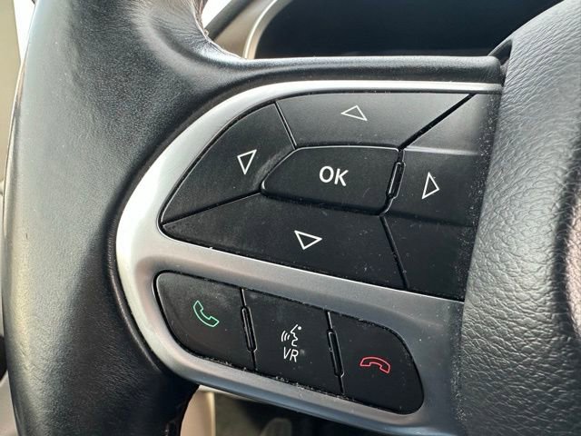 Certified 2017 Chrysler Pacifica Touring-L image 34