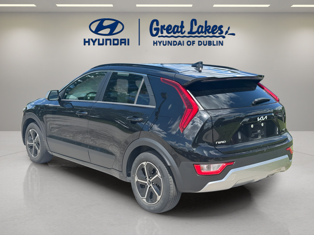 Used 2023 Kia Niro EX w/ EX Cold Weather Package FWD image 3