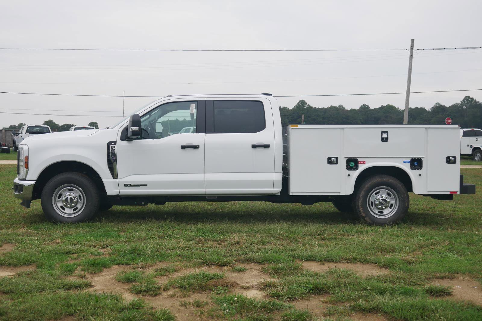 New 2025 Ford F250 XL w/ XL Chrome Package image 12