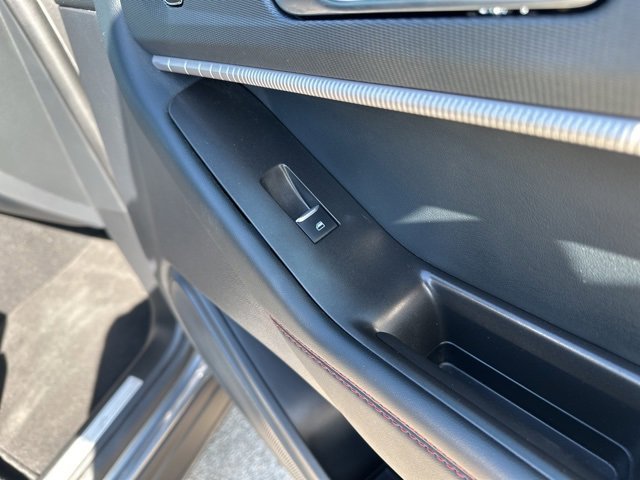 Used 2025 Ford Explorer ST-Line w/ ST-Line Street Pack image 25