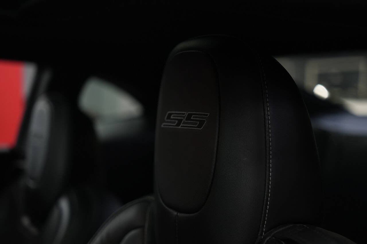 Used 2010 Chevrolet Camaro SS w/ RS Package RWD image 20