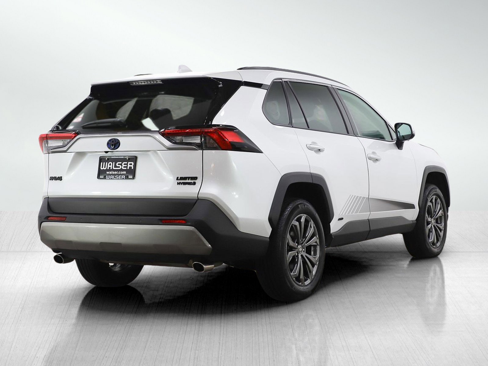 Used 2024 Toyota RAV4 Limited w/ Advanced Technology Package image 5