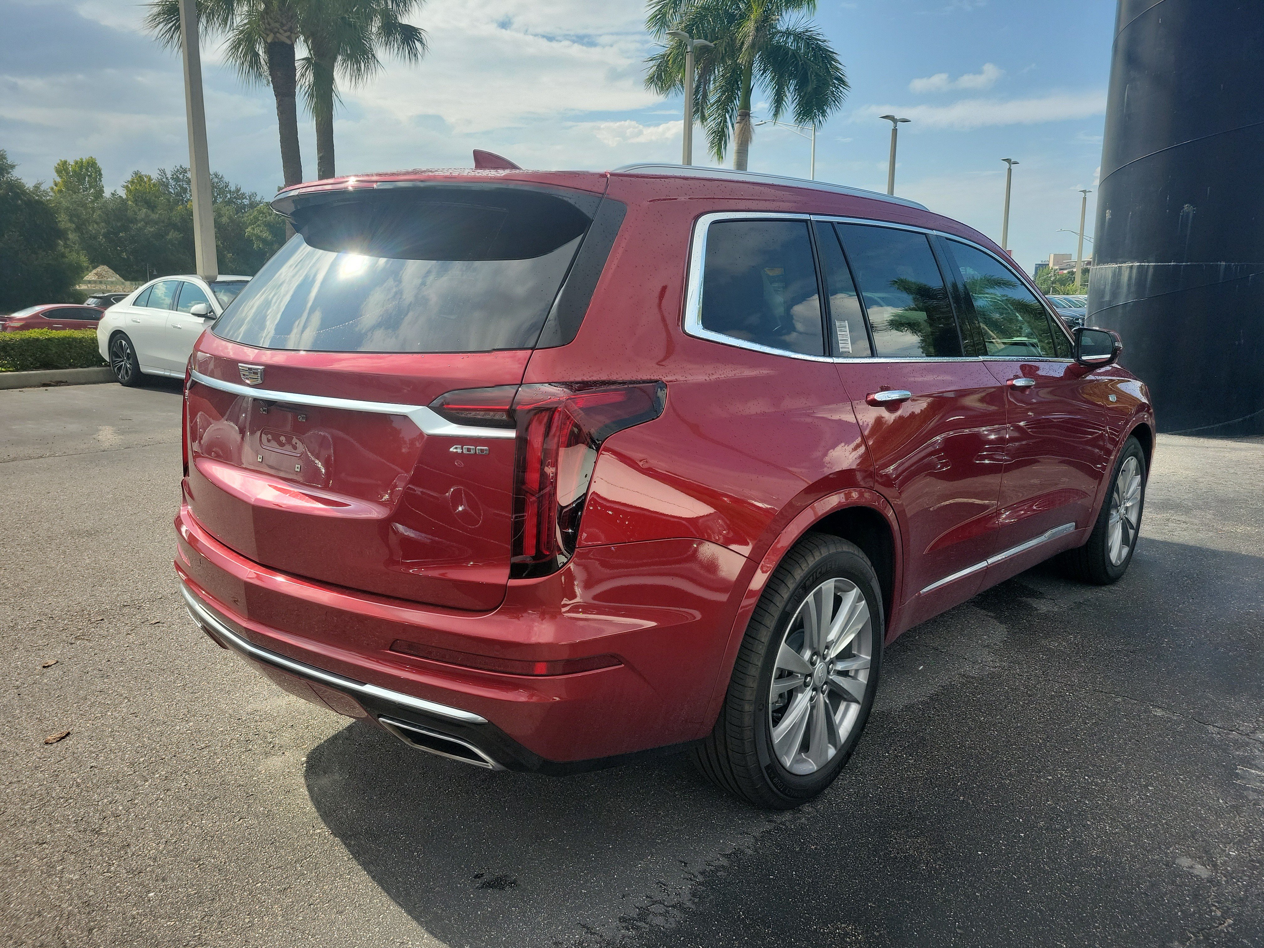 Used 2024 Cadillac XT6 Premium Luxury FWD image 3