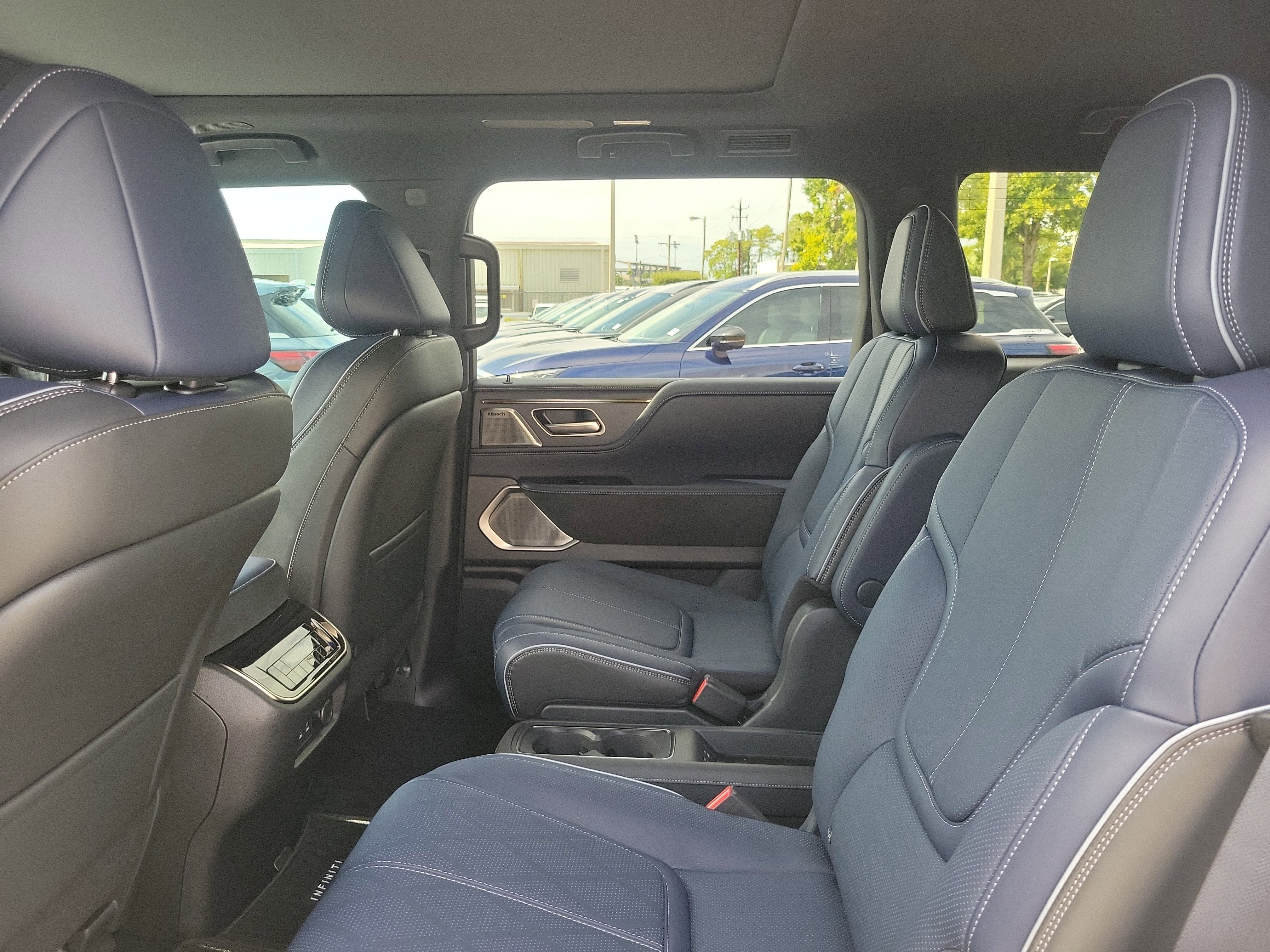 Used 2026 INFINITI QX80 4WD w/ Sport Exterior Package image 11