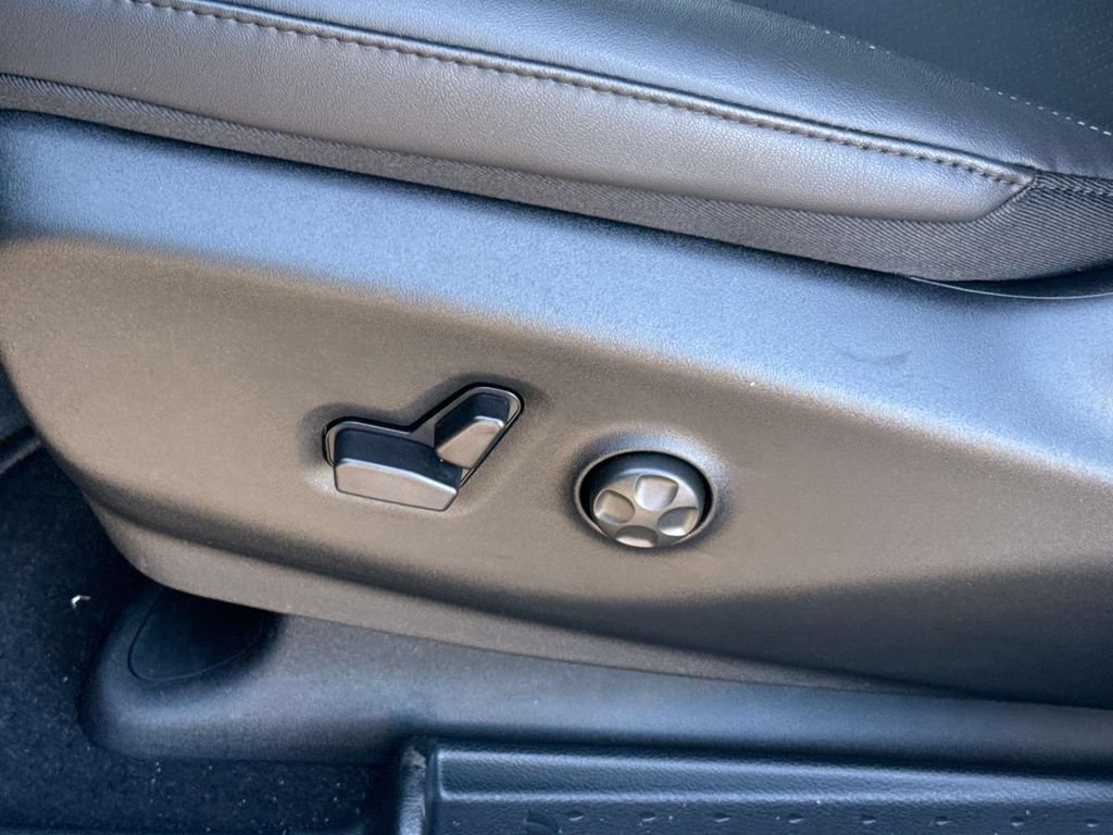 New 2026 Chrysler Pacifica Select FWD image 22