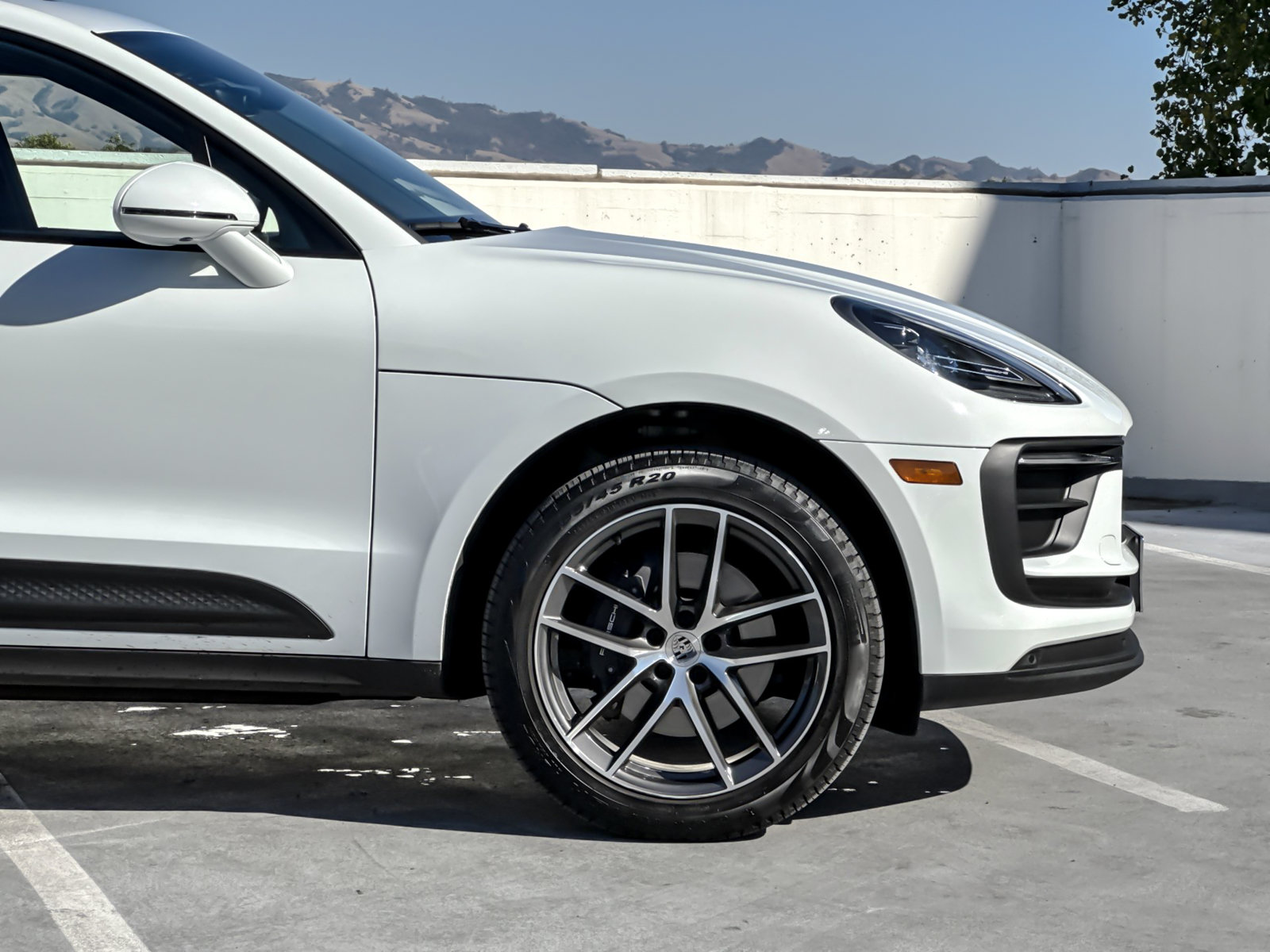Certified 2026 Porsche Macan AWD/4WD image 35